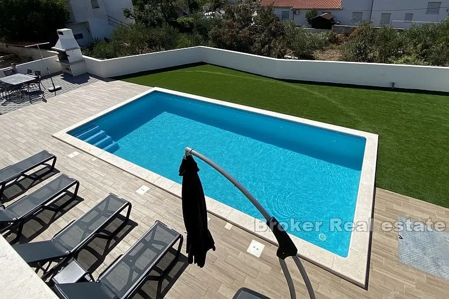 moderna vila sa bazenom - slika 3