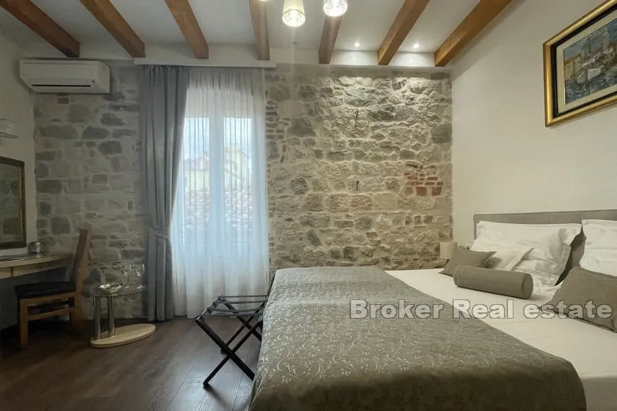 apartman s četiri jedinice - slika 5