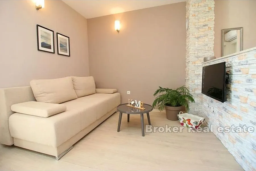 apartmanska kuća prvi red do mora - slika 2