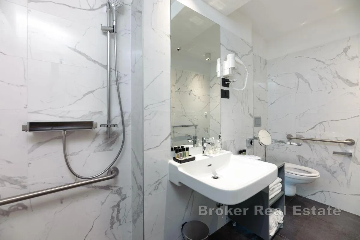 heritage hotel u centru grada - slika 7