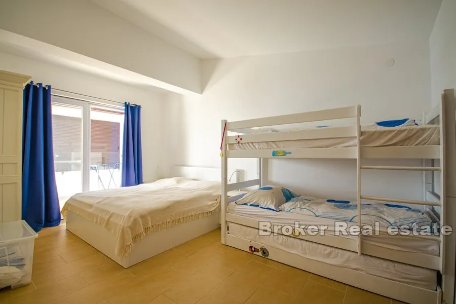 kuća prvi red do mora - slika 11