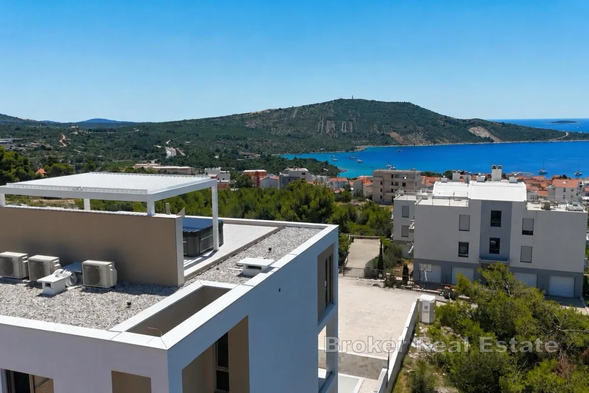 penthouse s pogledom na more - slika 2