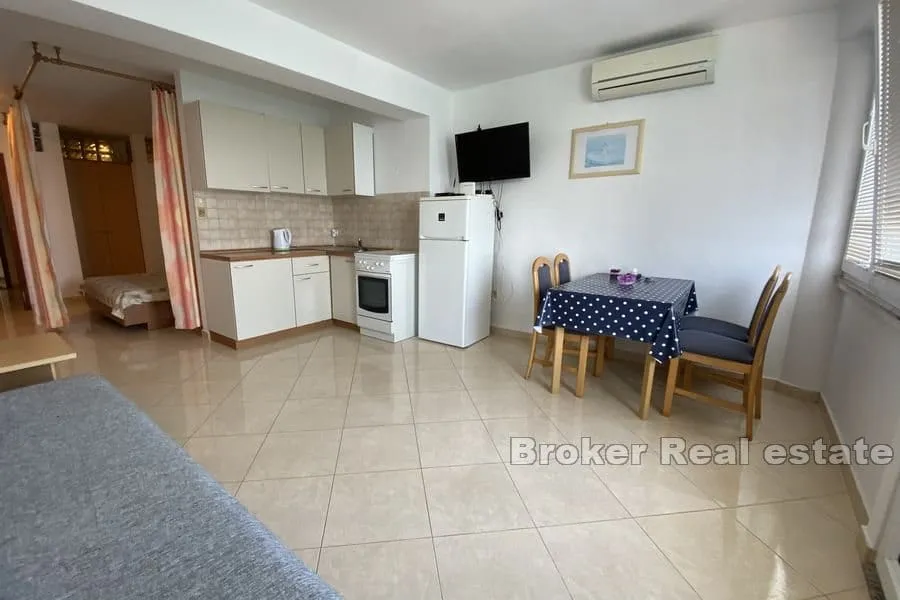 apartmanska kuća prvi red do mora - slika 12