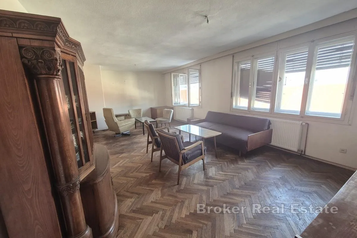 Stan za renovaciju na atraktivnoj lokaciji - Donji grad, Zagreb grad