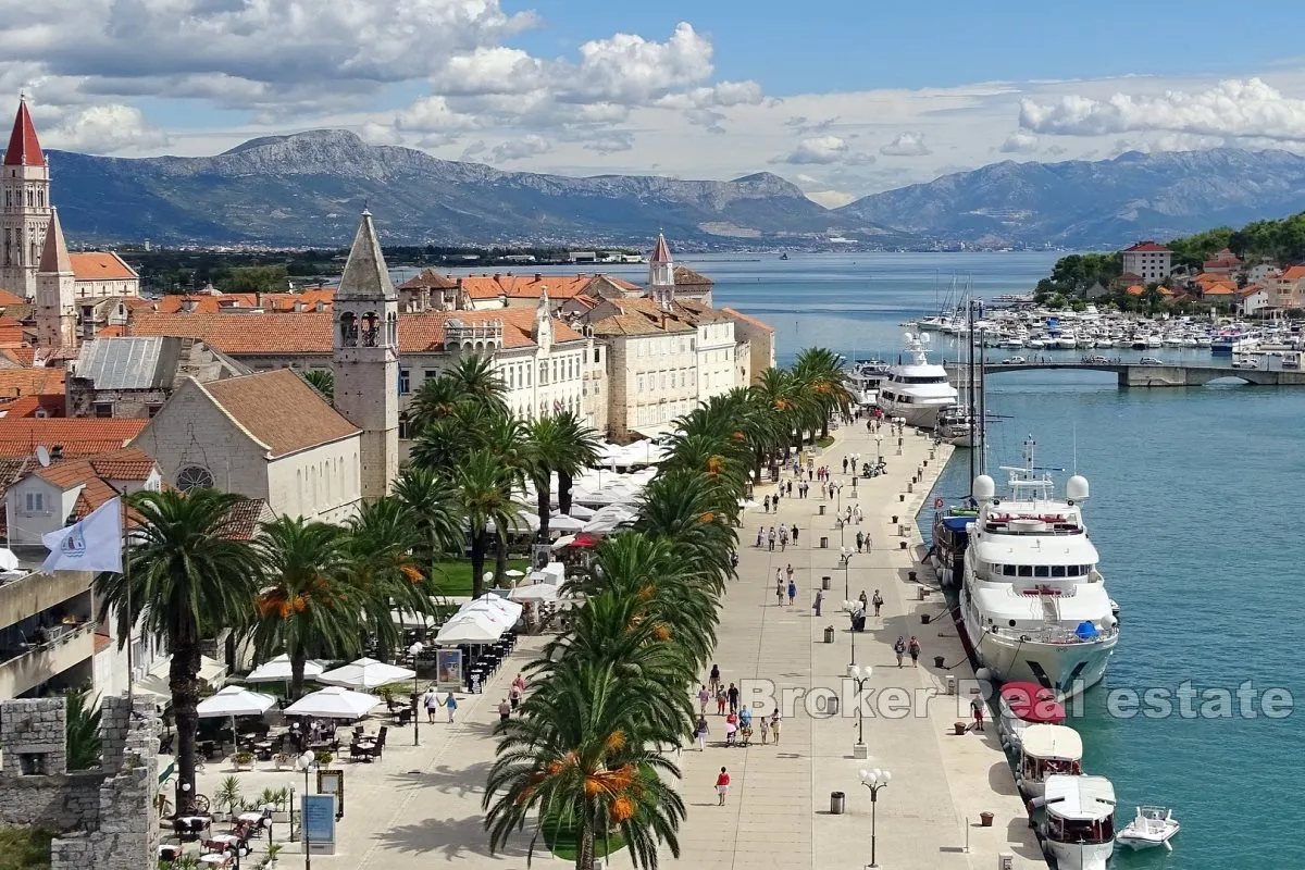 Građevinsko zemljište blizu centra grada - Trogir