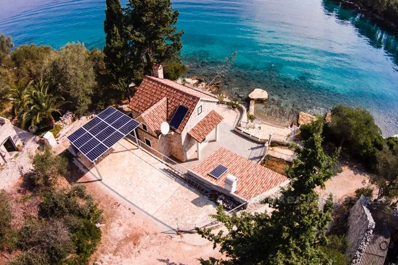 lijepa kamena kuća uz more, na prodaju - slika 3