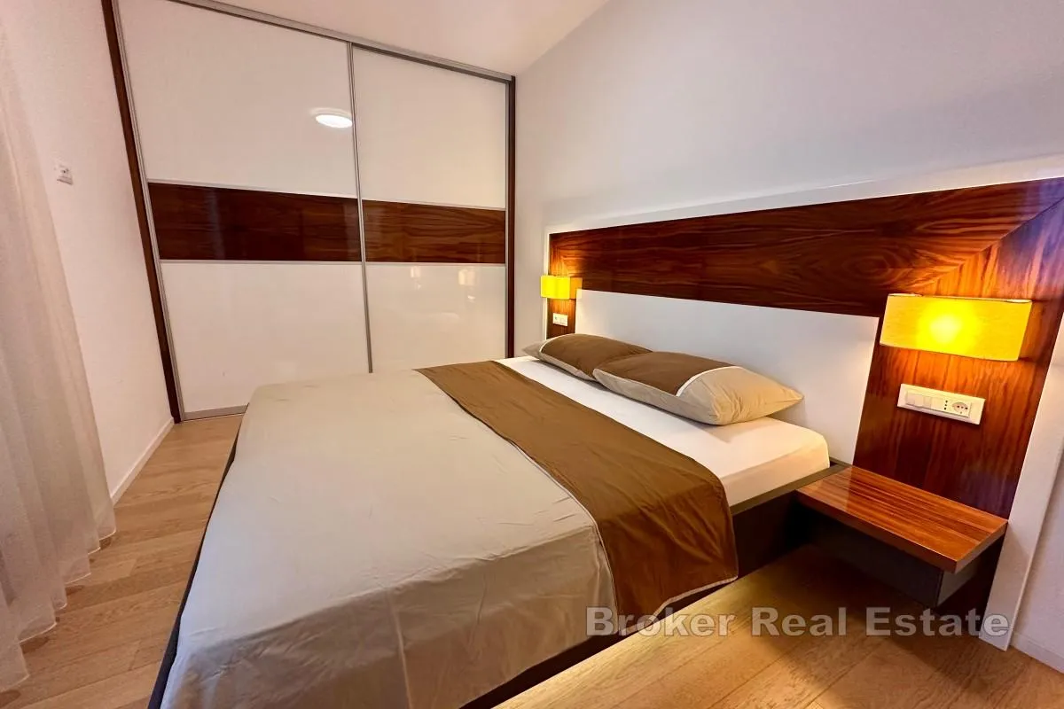 penthouse u neposrednoj blizini mora - slika 7