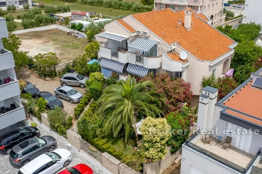 apartmanska kuća blizu mora - slika 13