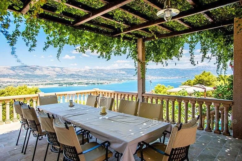 kuća / vila okružena mediteranskim vrtom, za najam - slika 11