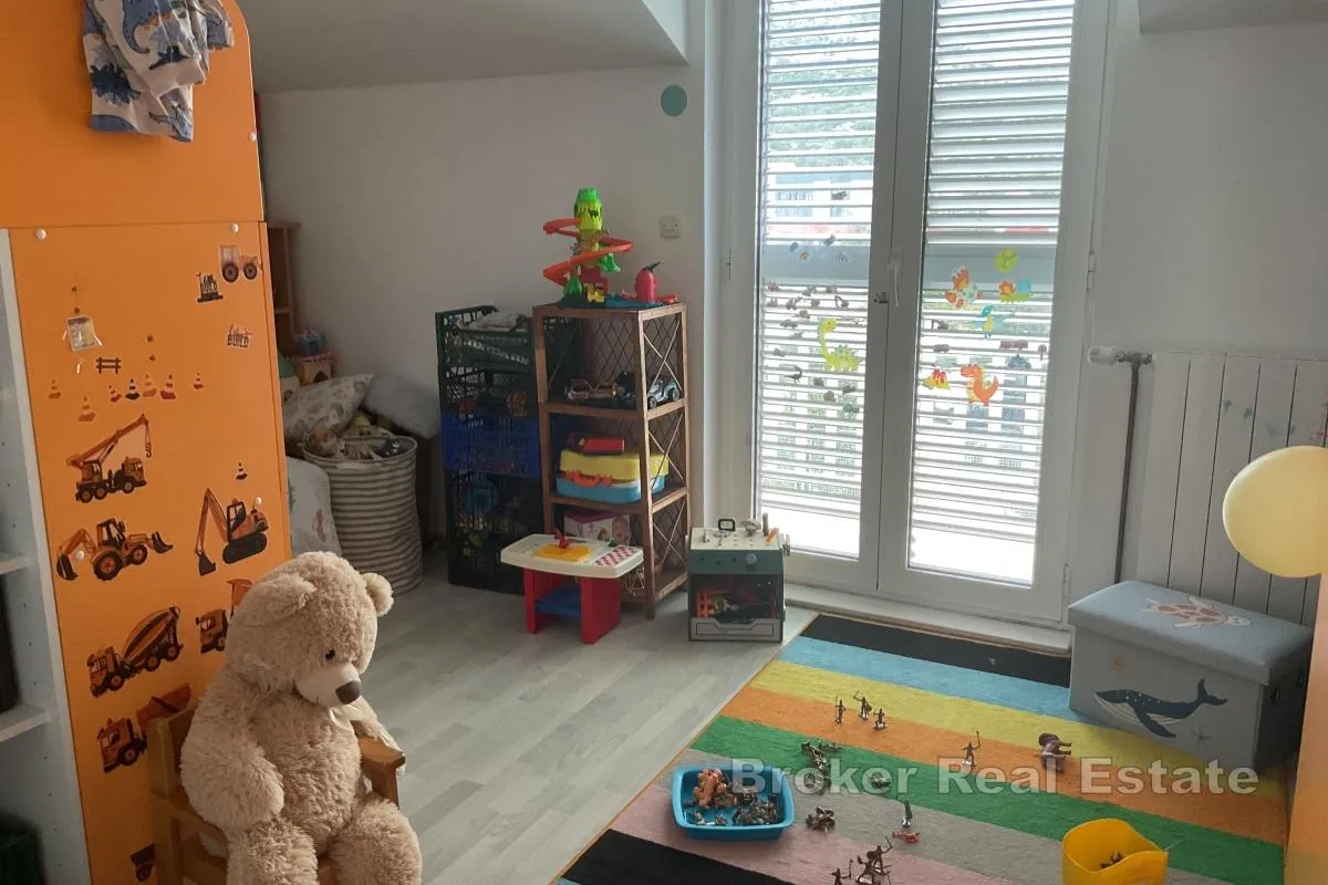 kuća s dodatnim objektom i vrtom - slika 11