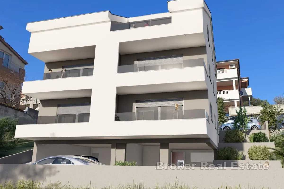 izvanredan penthouse s prostranom terasom i pogledom na more - slika 4