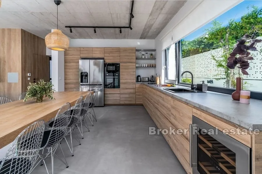 moderna vila s bazenom - slika 5