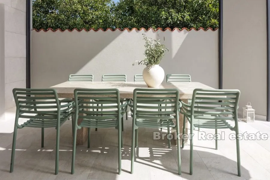 moderna vila s bazenom - slika 9