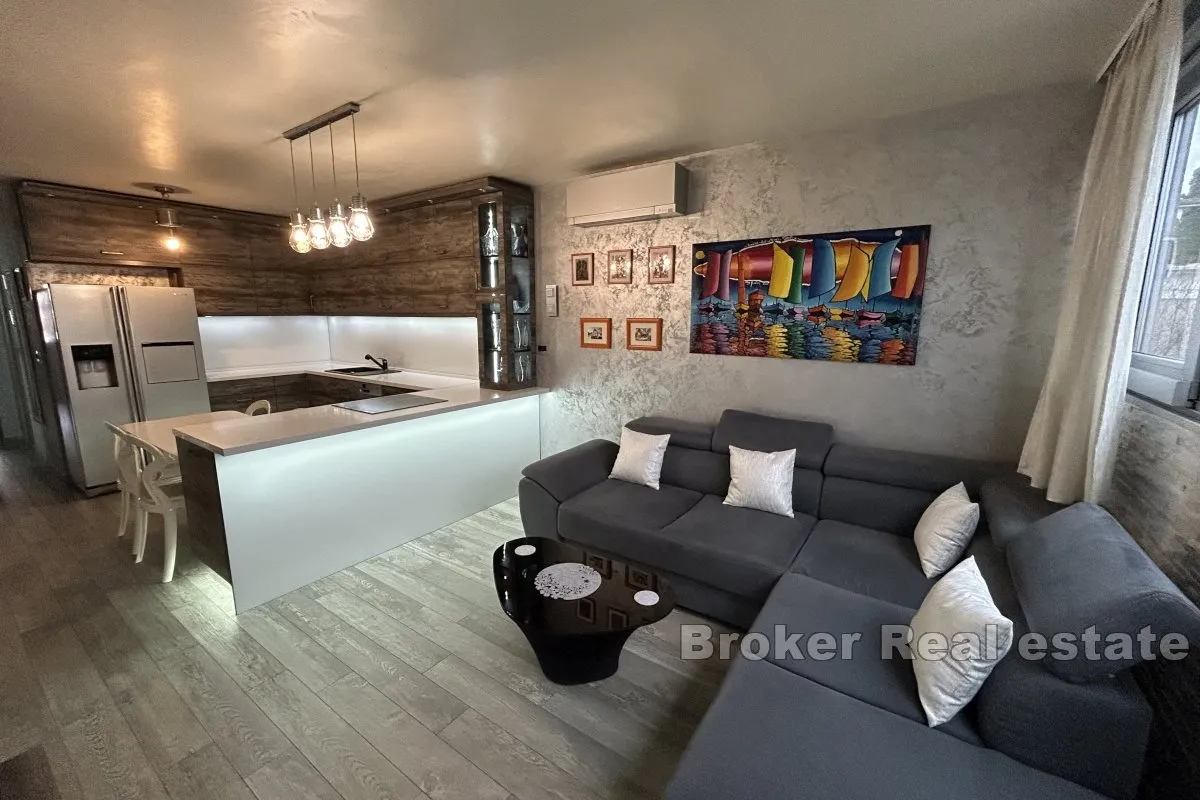 Dvosoban apartman na sjajnoj lokaciji - Split