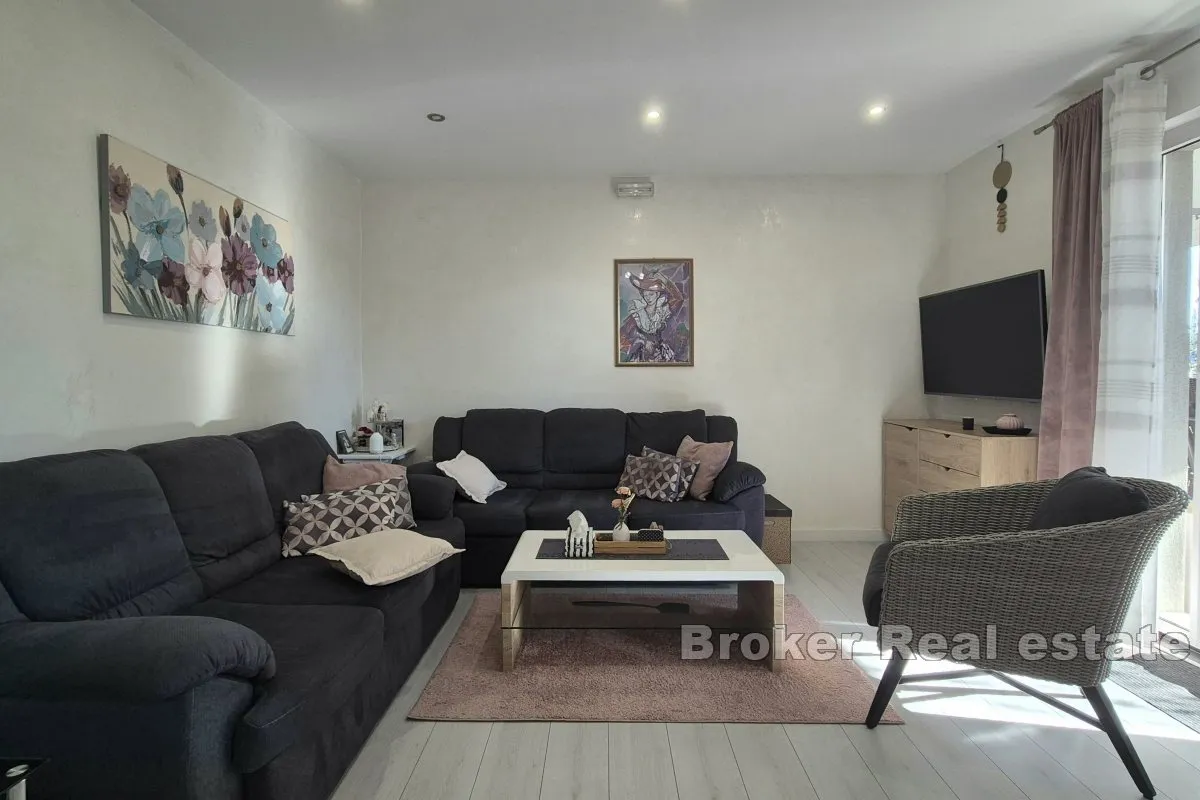 apartmanska kuća s bazenom - slika 6
