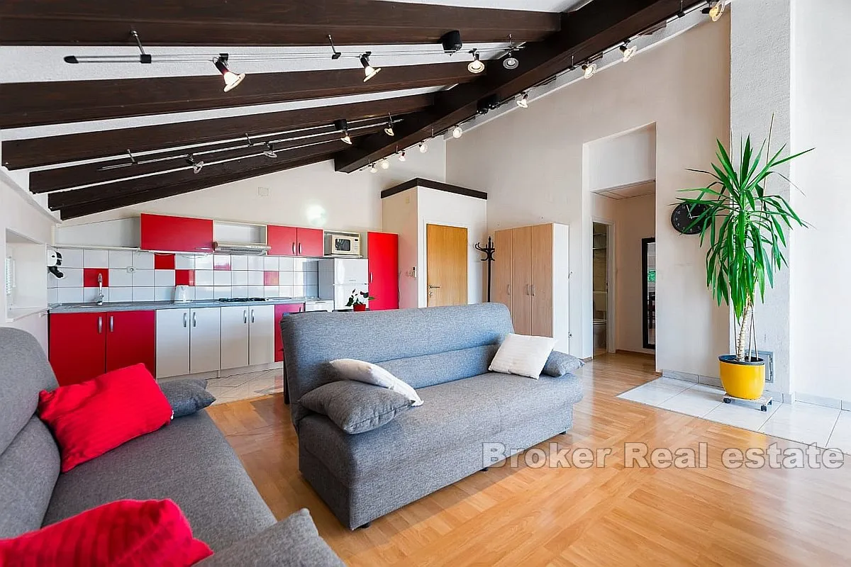 apartmanska kuća s restoranom - slika 9