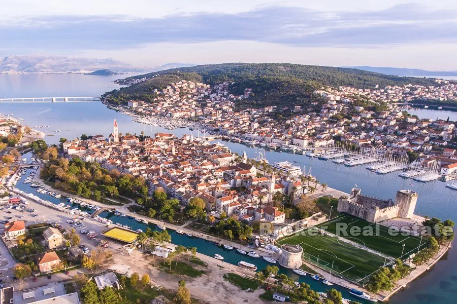Renovirana kamena kuća, na prodaju - Trogir