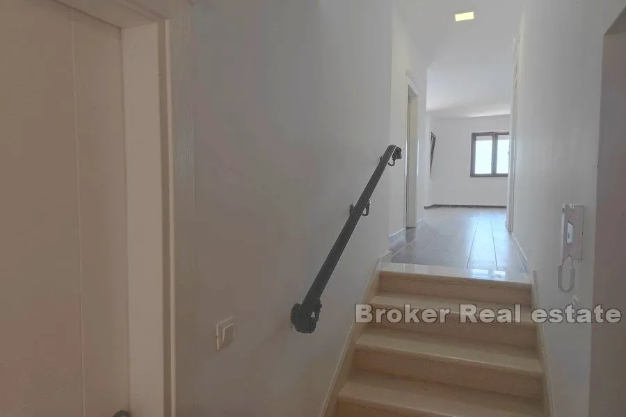 apartman prvi red uz more - slika 9