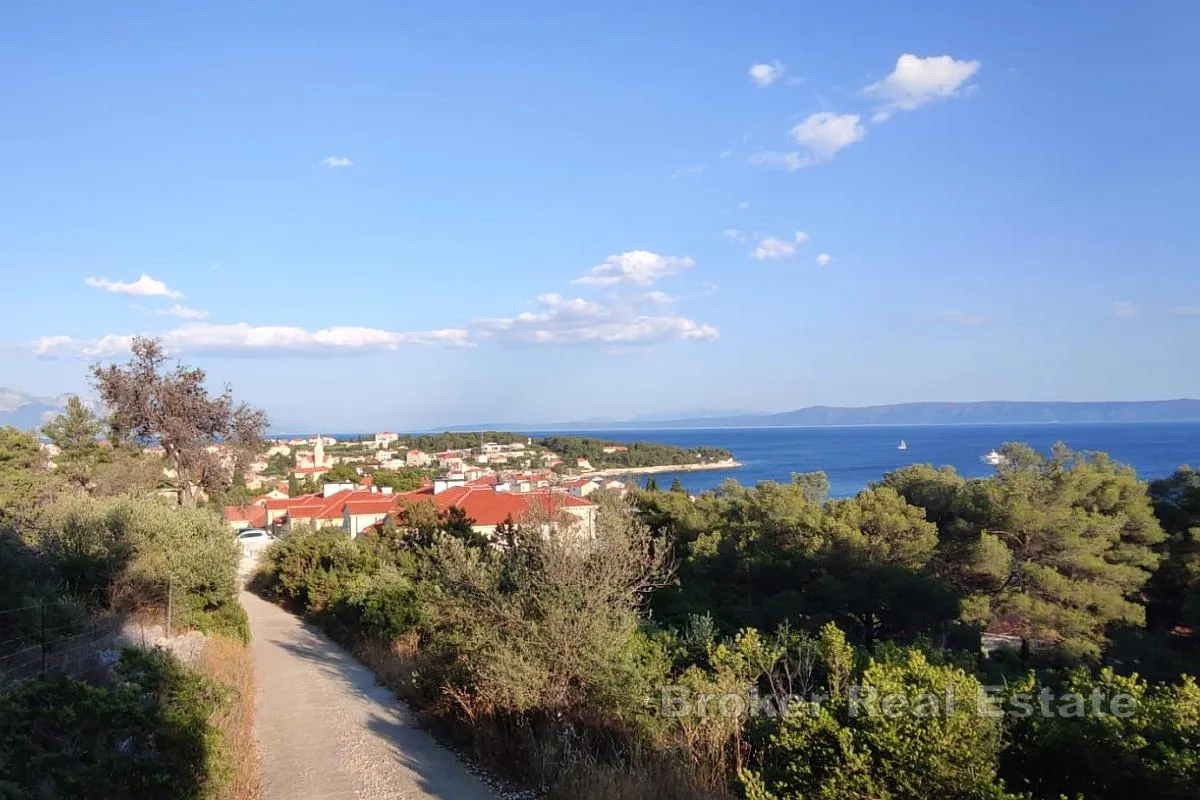 Građevinsko zemljište s pogledom na more - Brač, Brač