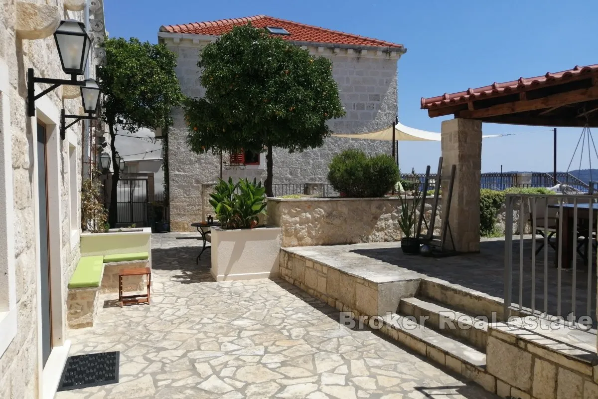 dvojna kamena kuća s panoramskim pogledom na more - slika 4