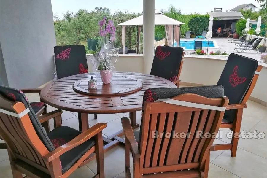 apartmanska vila prvi red do mora i plaže - slika 5