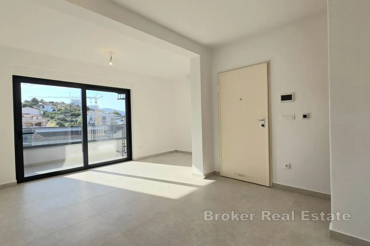 Penthouse s krovnom terasom i pogledom na more - Žedno, Trogir