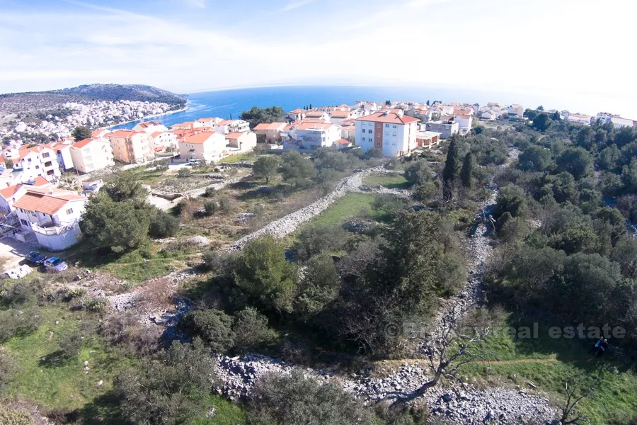 Građevinsko zemljište površine 3200 m2, na prodaju - Žedno, Trogir