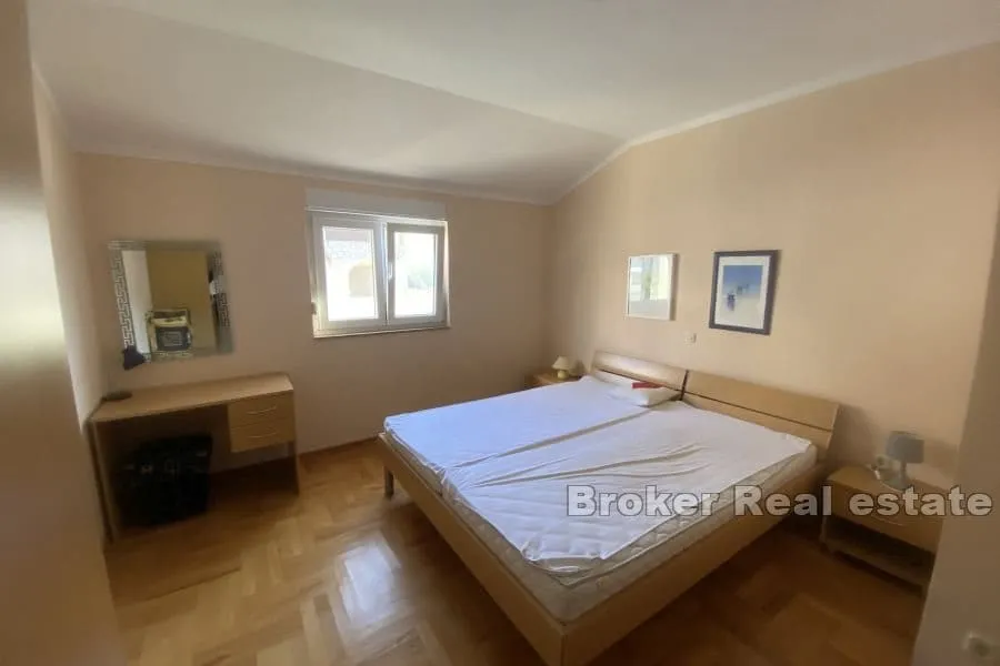 apartmanska kuća u prvom redu do mora - slika 4