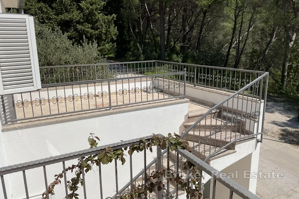 obiteljska kuća s apartmanima u neposrednoj blizini mora - slika 14
