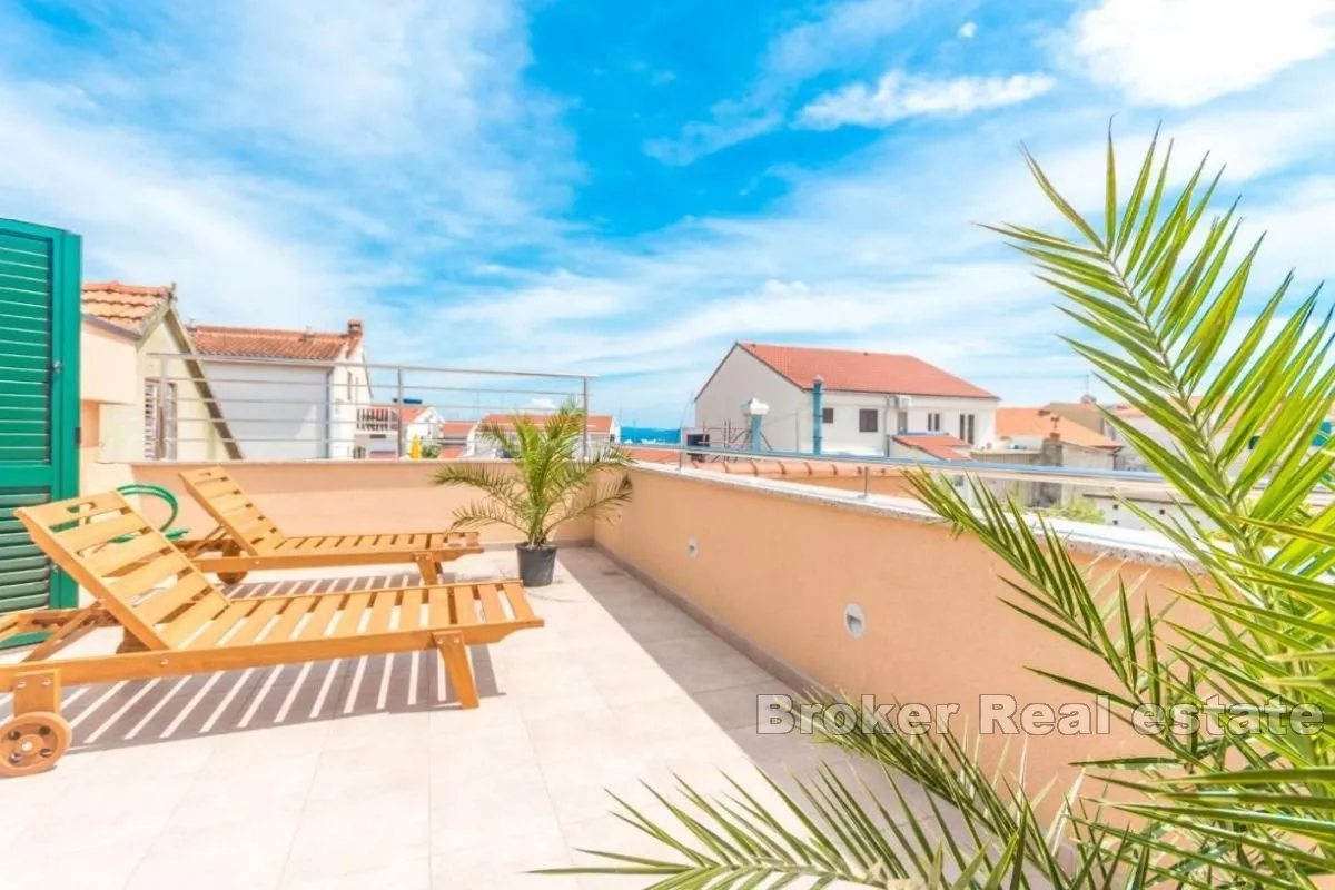 Predivna apartmanska kuća smještena u centru - Vodice
