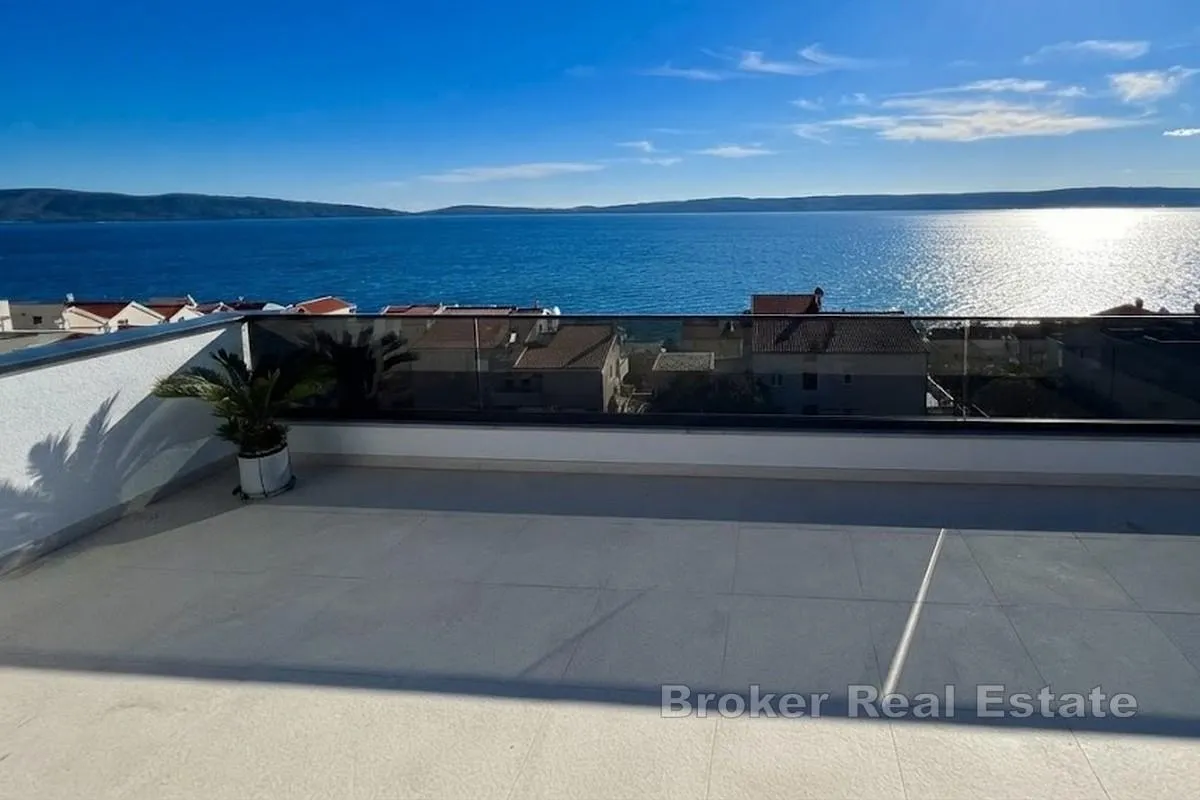 penthouse s krovnom terasom i pogledom na more - slika 2