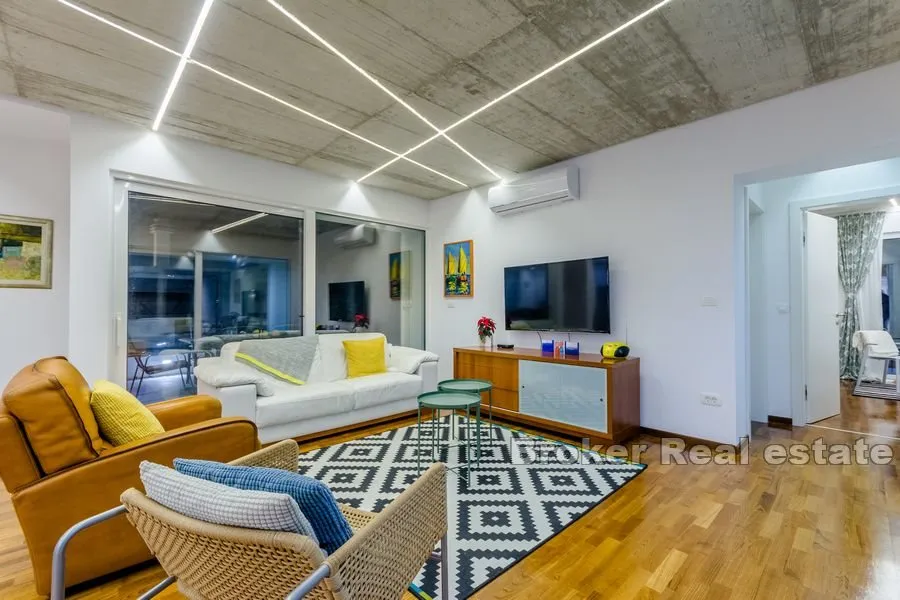moderno dizajnirana vila - slika 5