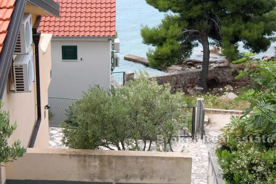 kuća i građevinsko zemljište s pogledom na more - slika 9