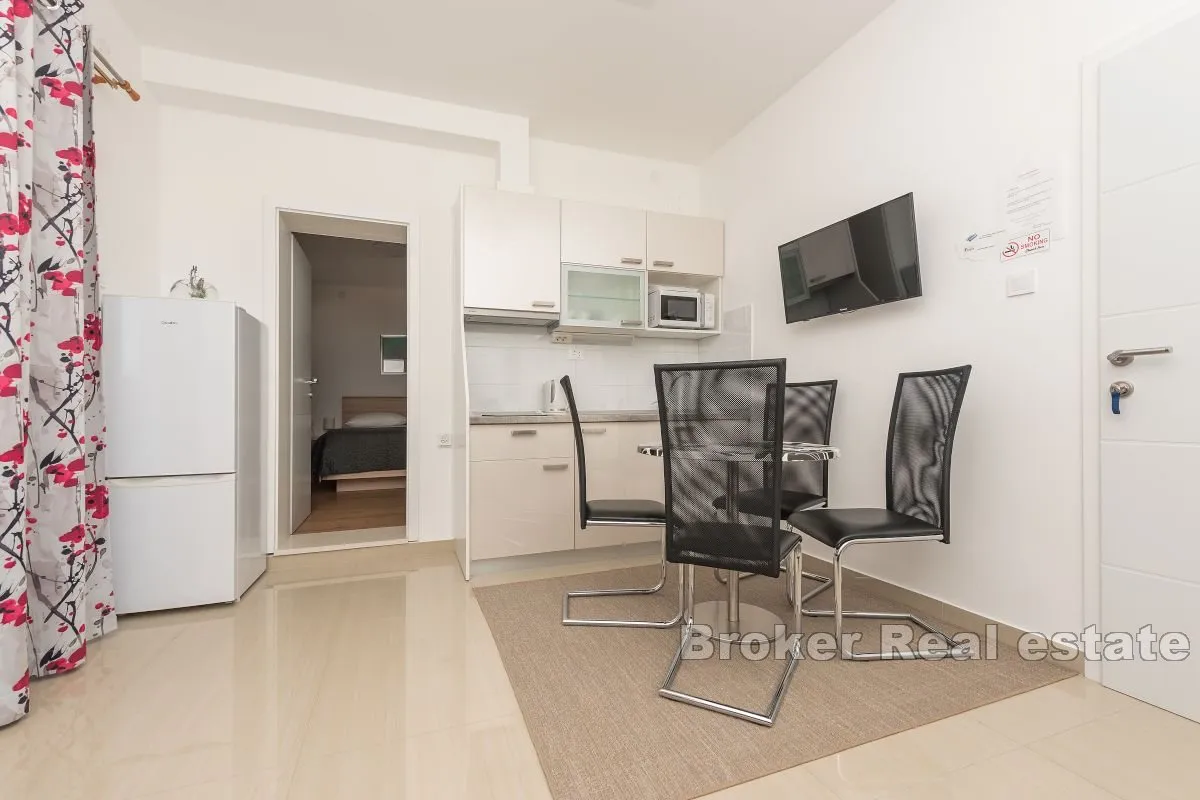 kuća sa šest apartmana blizu mora - slika 5