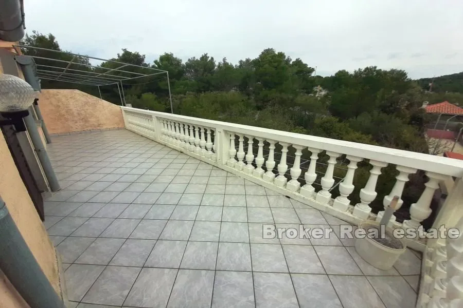 apartmanska kuća - slika 13