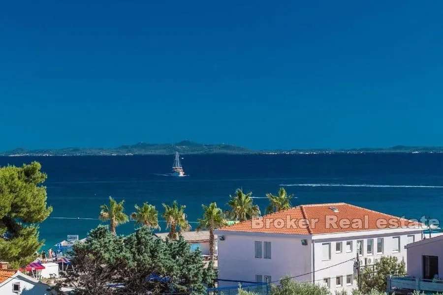 luksuzna vila s bazenom i krovnom terasom - slika 3