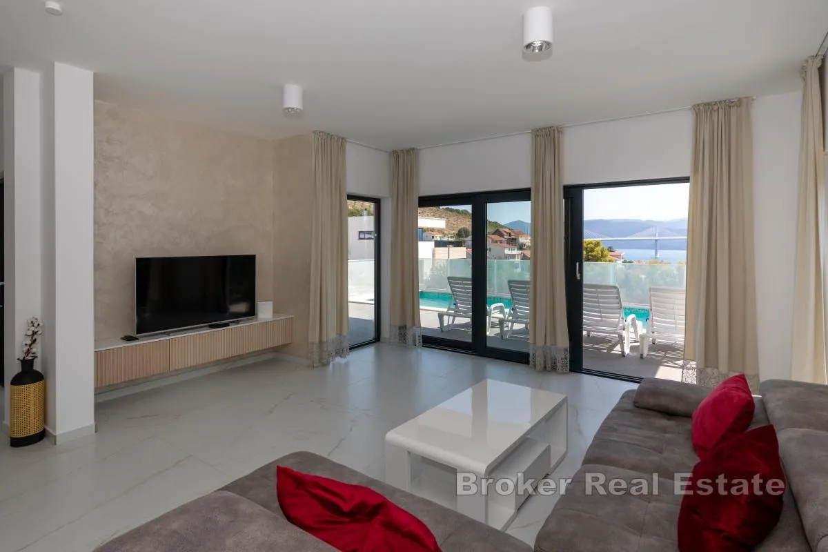 moderna vila s bazenom - slika 5