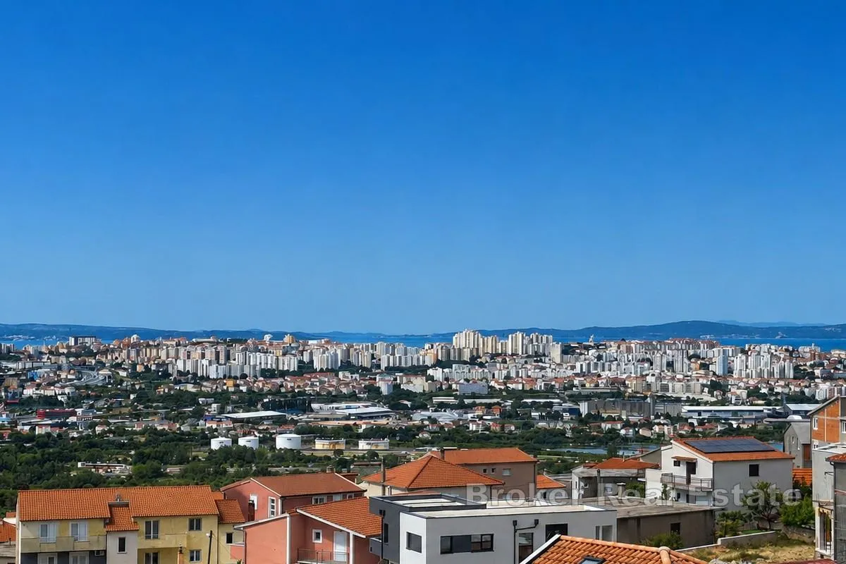 obiteljska kuća s dva stana i pogledom na split - slika 3