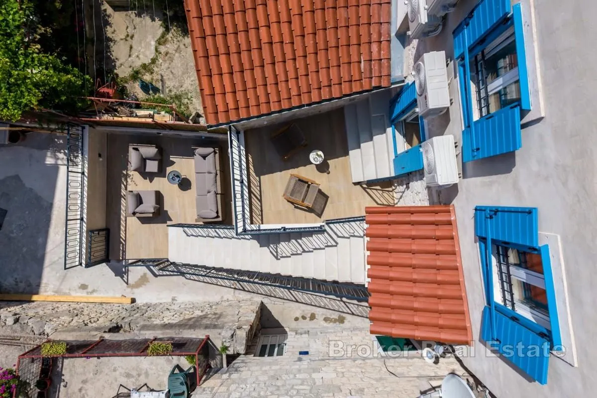 povijesna kamena kuća modernog uređenja u samom centru grada - slika 20