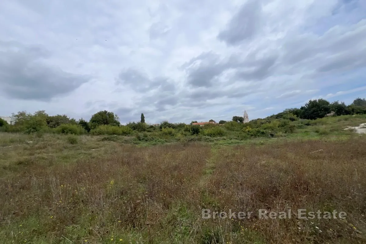 zemljište s projektom moderne vile s bazenom - slika 4