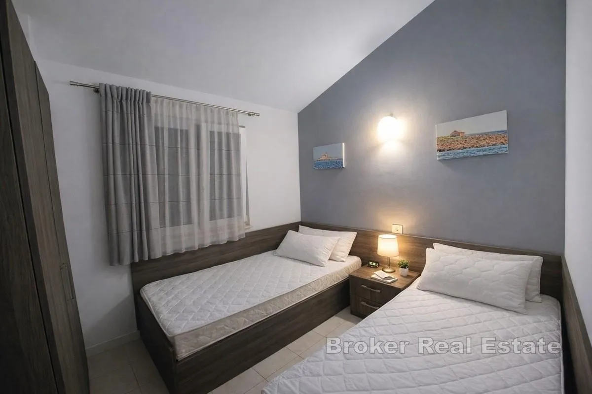 apartmanska kuća s bazenom i panoramskim pogledom na more - slika 15