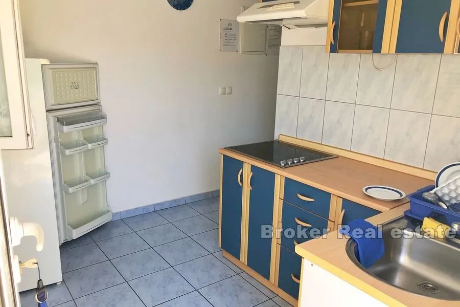 apartmanska kuća, prvi red do mora - slika 13