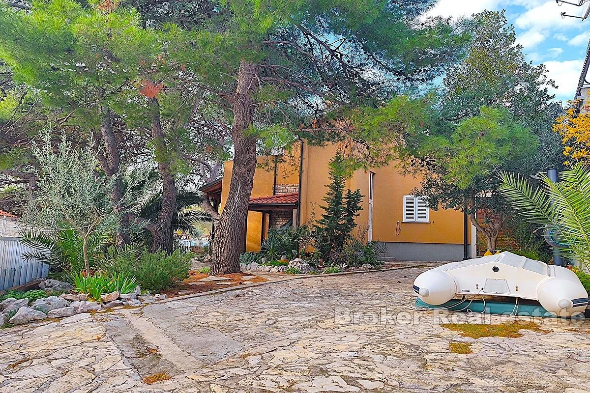 kuća prvi red do mora - slika 14