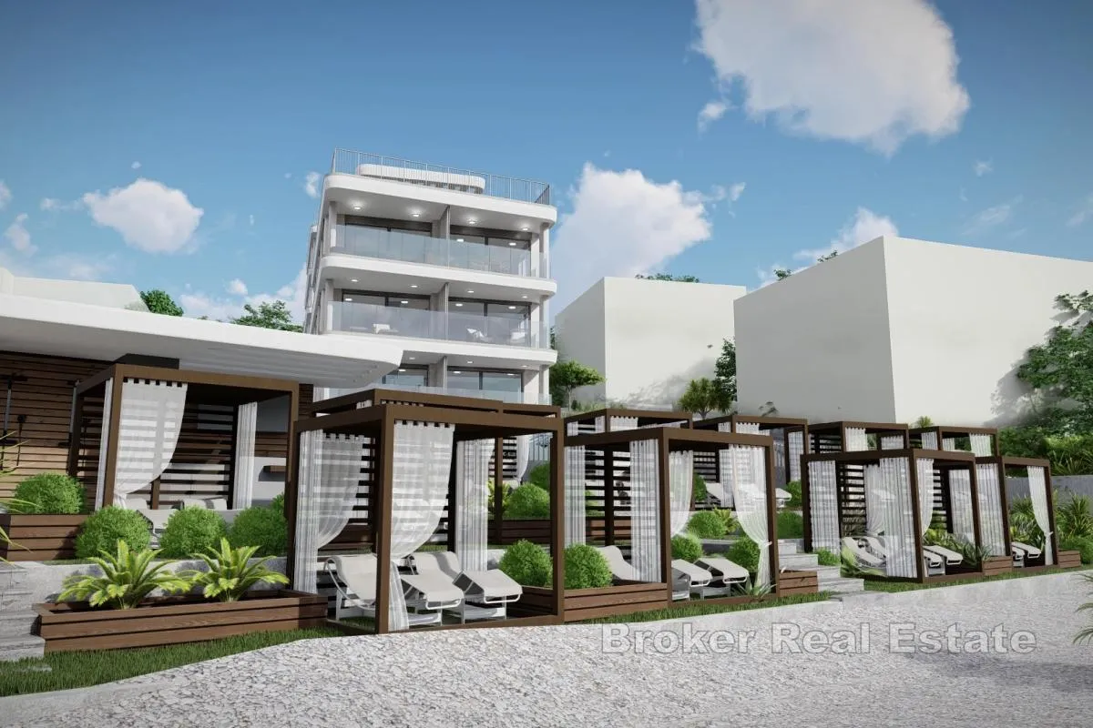Dvoetažan trosoban penthouse stan s krovnom terasom - Trogir