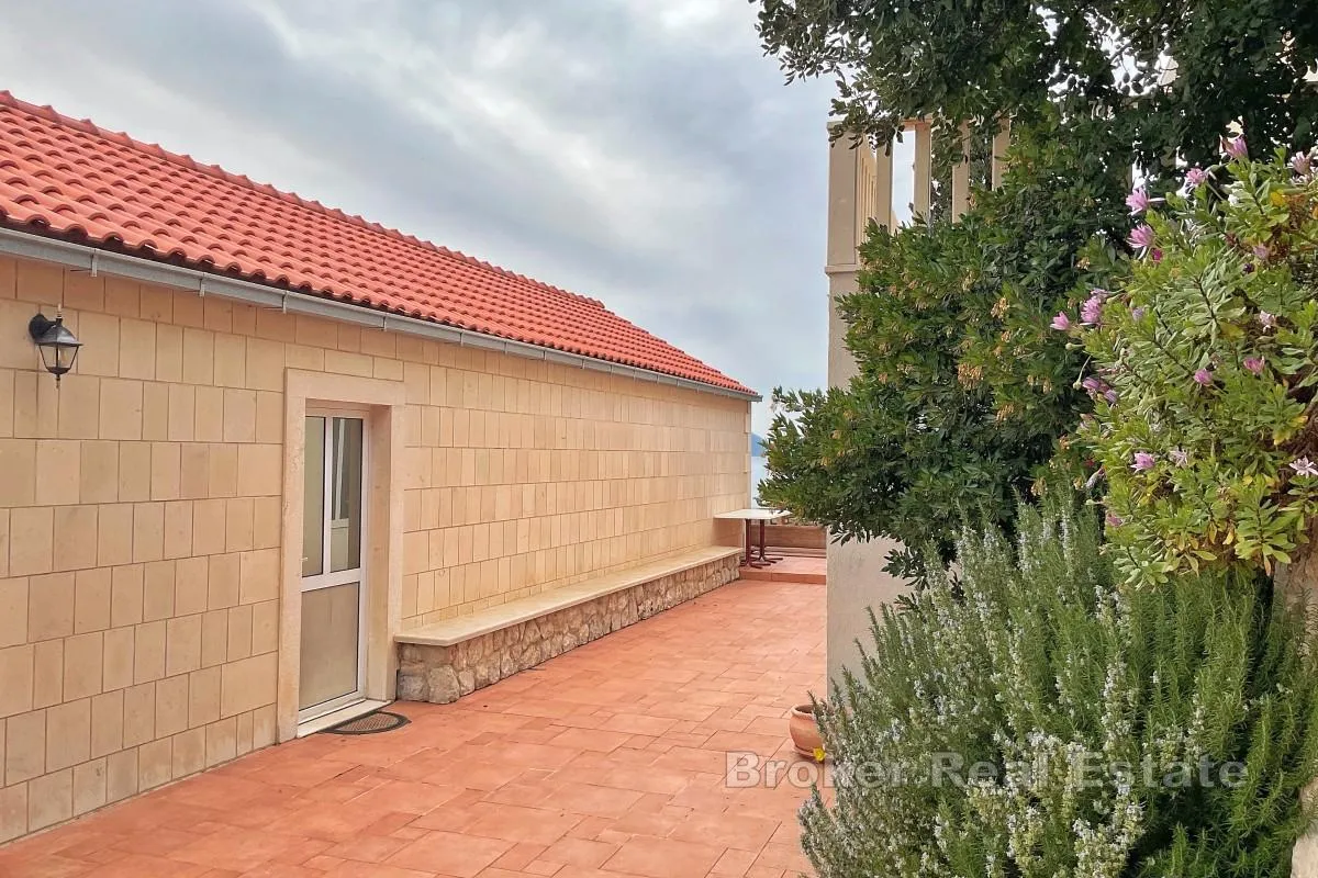 vila u prvom redu do mora - slika 7
