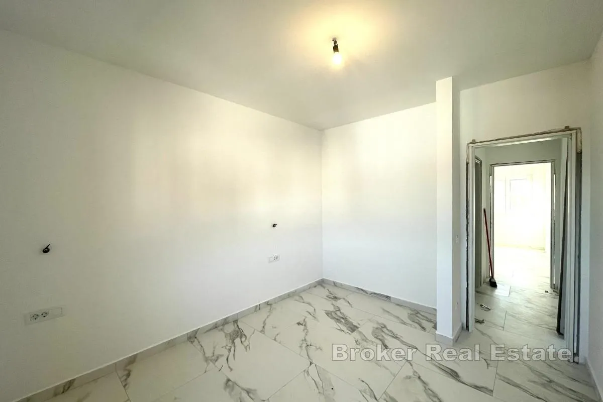 apartman na mirnoj lokaciji i pogledom na more - slika 5