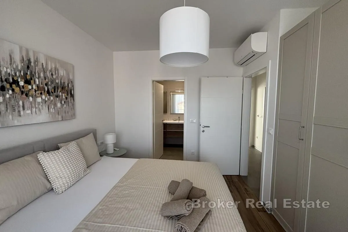 moderan penthouse s krovnom terasom i panoramskim pogledom na more - slika 11