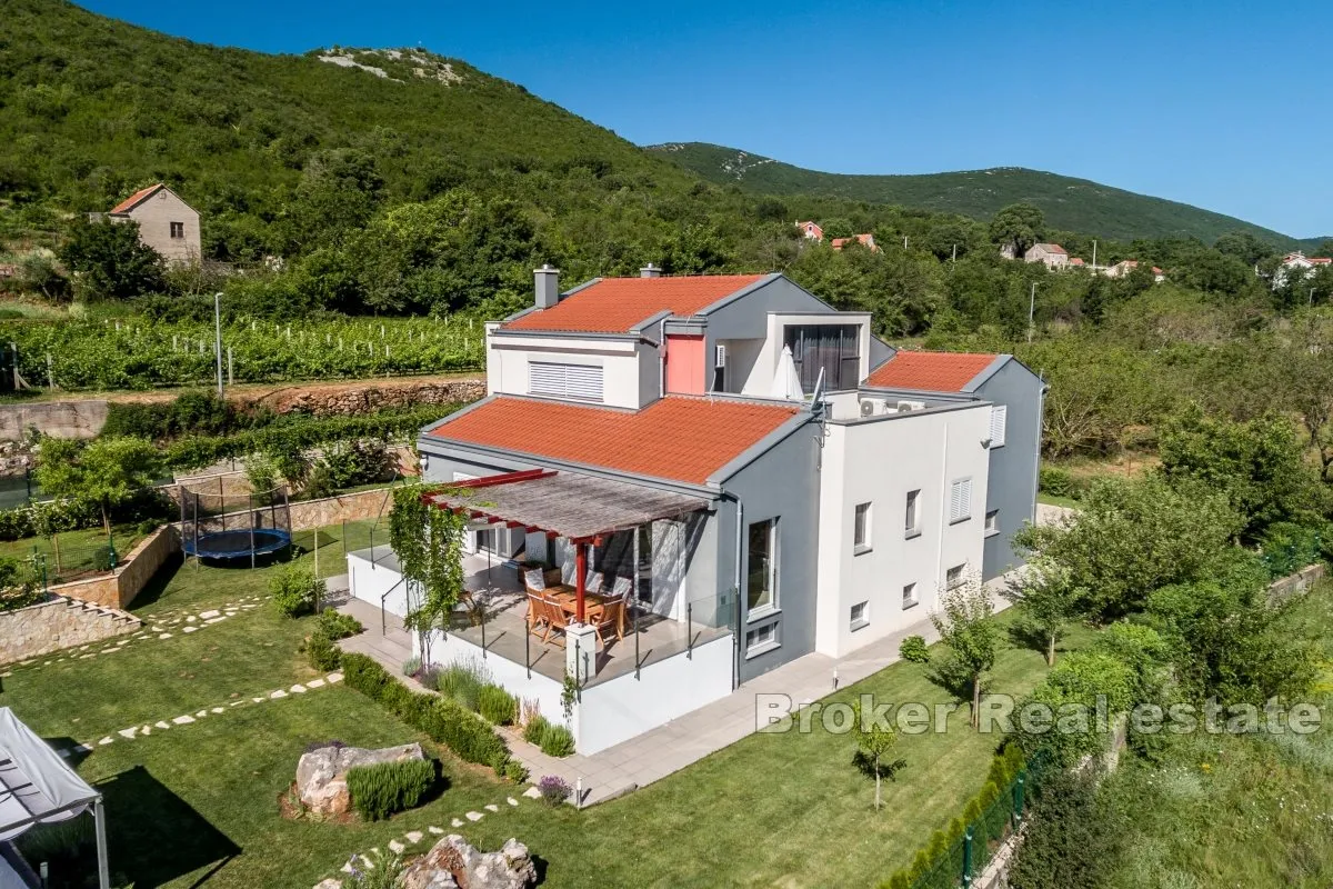 prostrana ruralna vila sa bazenom - slika 3