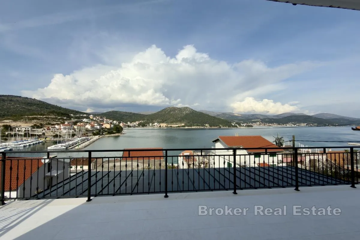 Tri apartmanske jedince s pogledom na more - Marina
