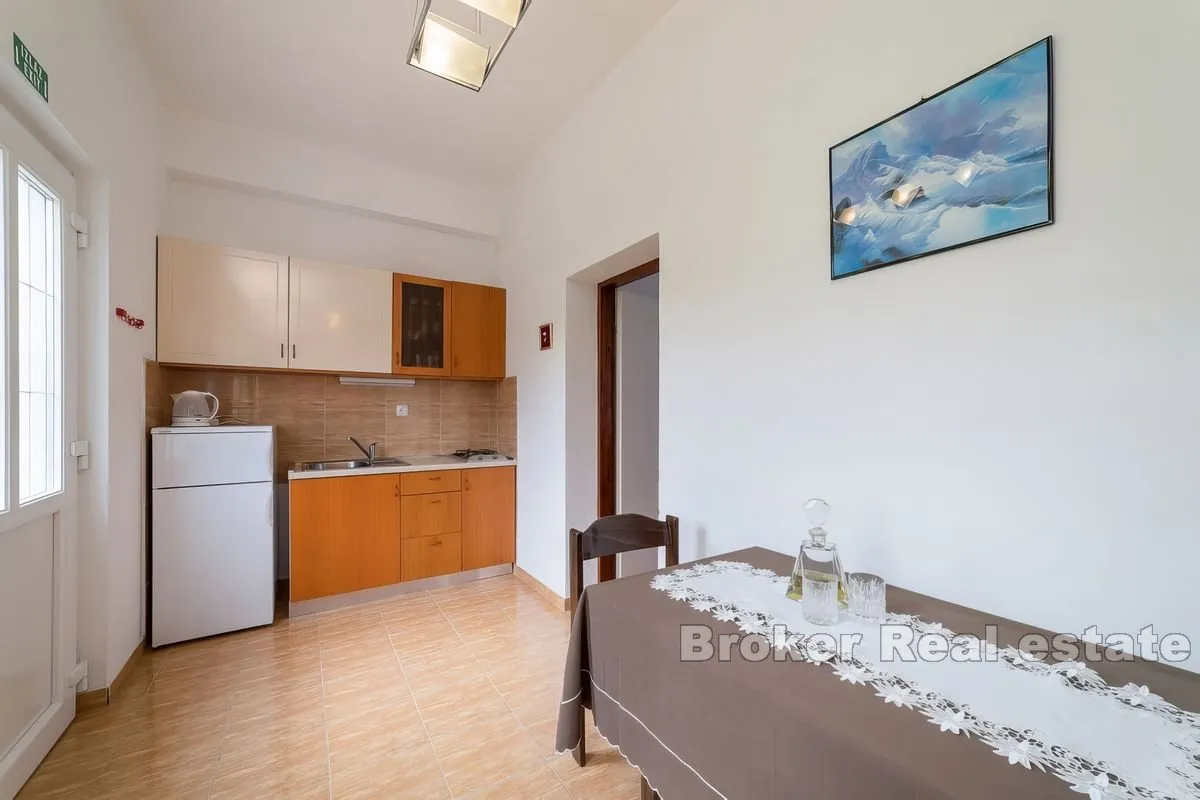 apartmanska kuća blizu plaže - slika 16